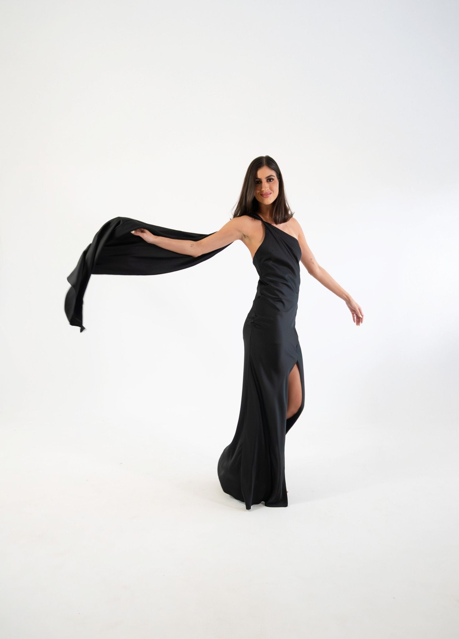 Emiliana - negro - Lend the Trend renta de vestidos mexico