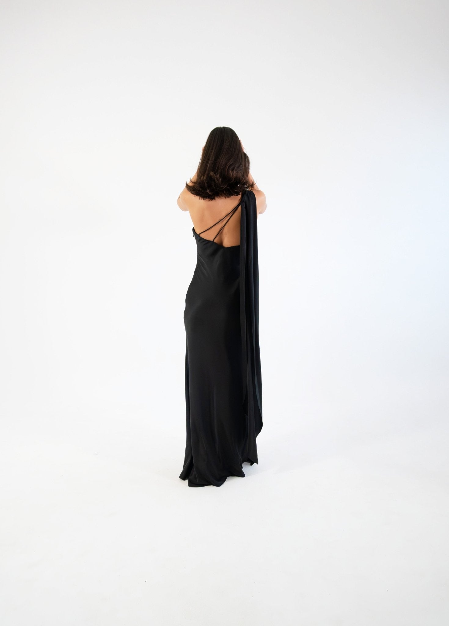 Emiliana - negro - Lend the Trend renta de vestidos mexico