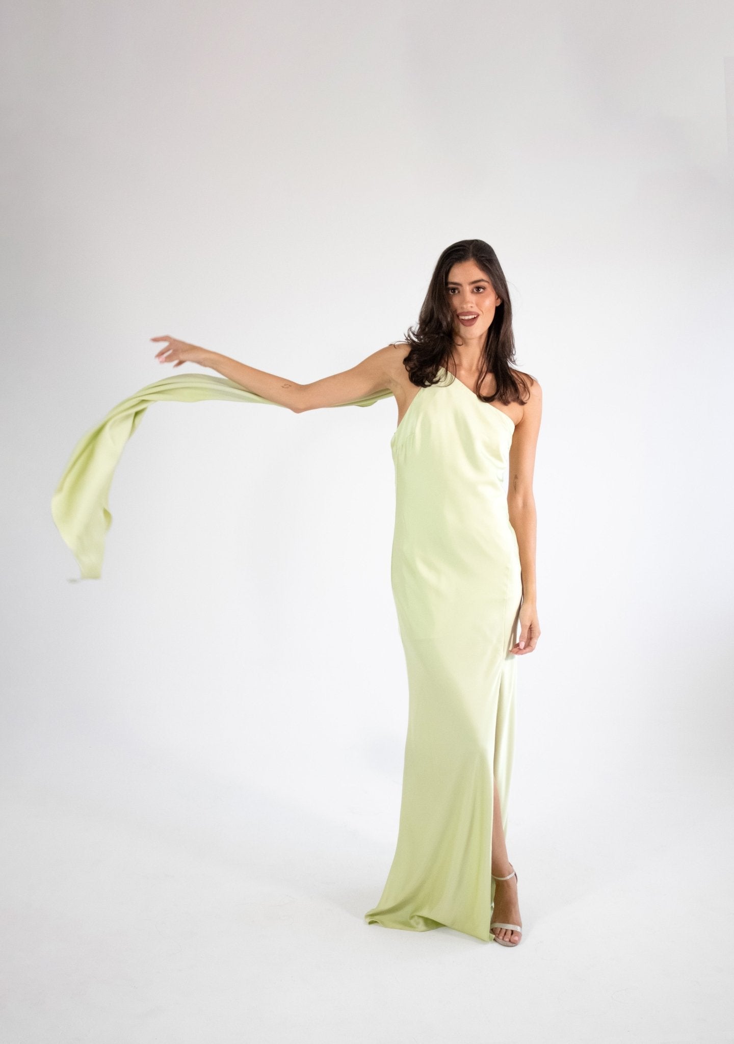 Emiliana - sage - Lend the Trend renta de vestidos mexico