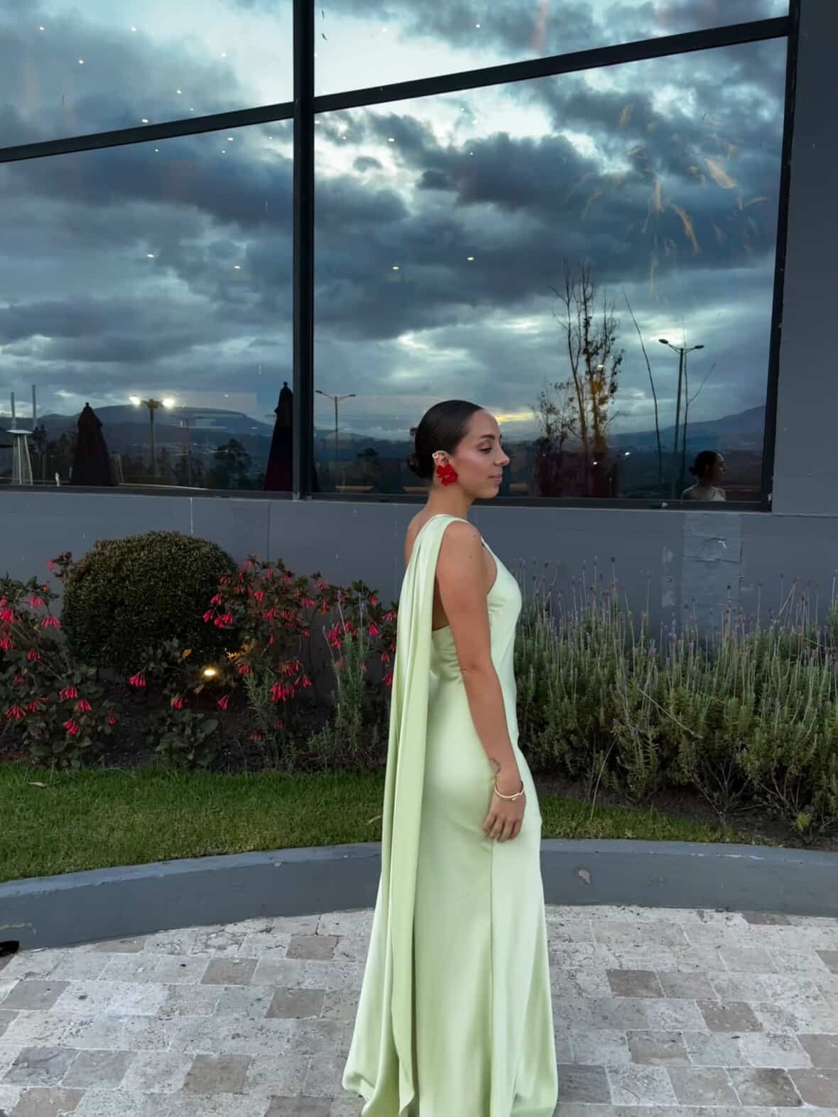 Emiliana - sage - Lend the Trend renta de vestidos mexico