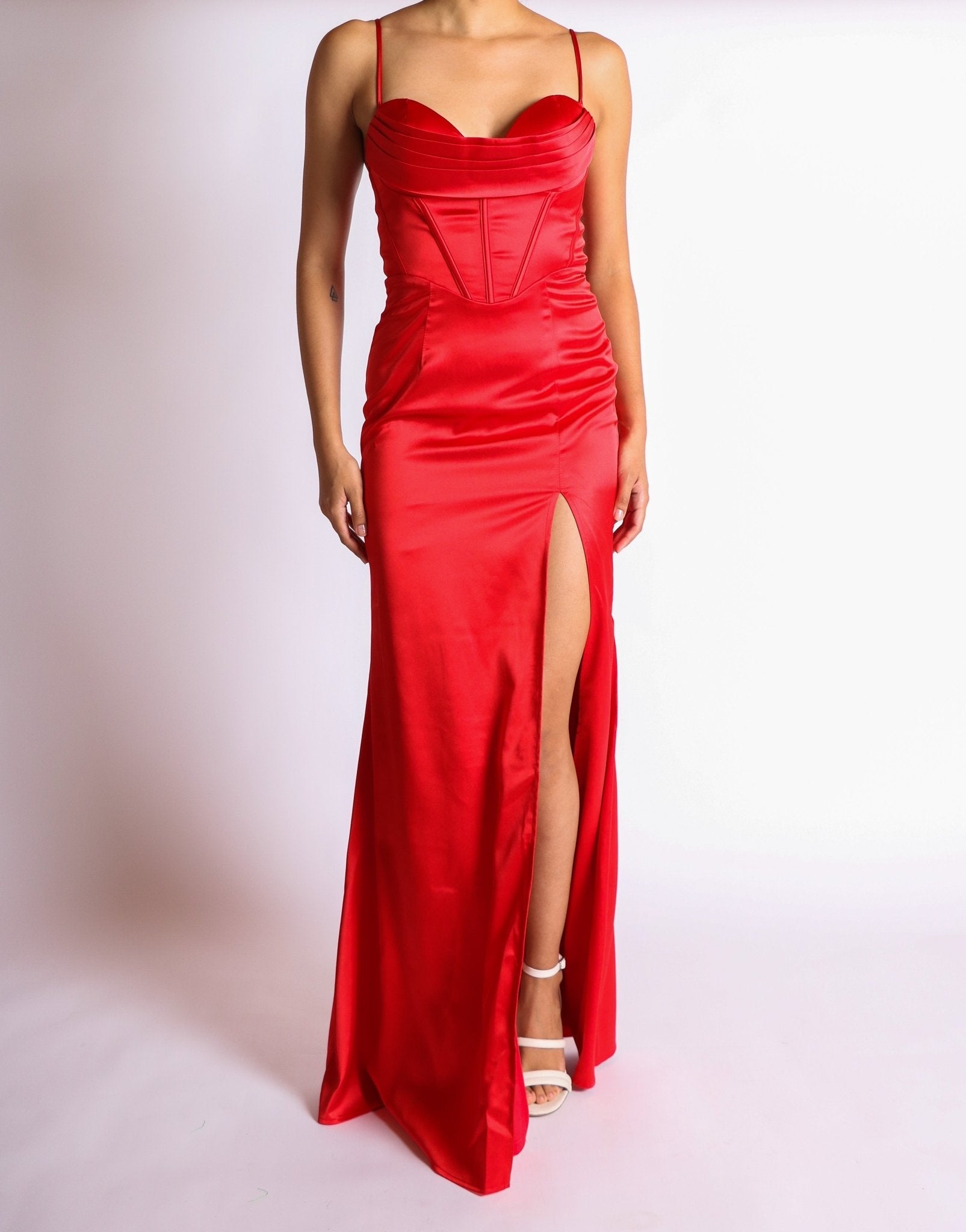 Evelyn - rojo - Lend the Trend renta de vestidos mexico