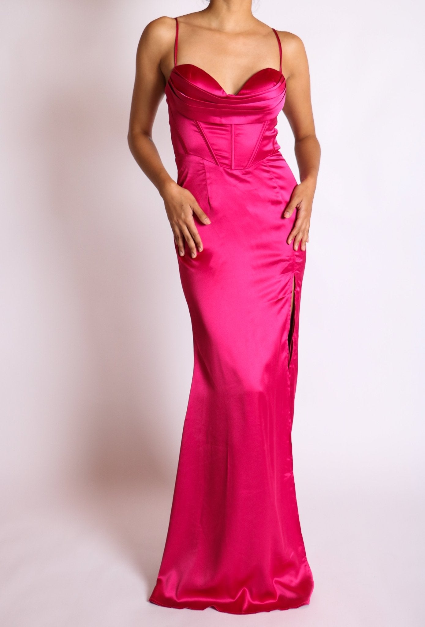 Evelyn - rosa fuchsia - Lend the Trend renta de vestidos mexico