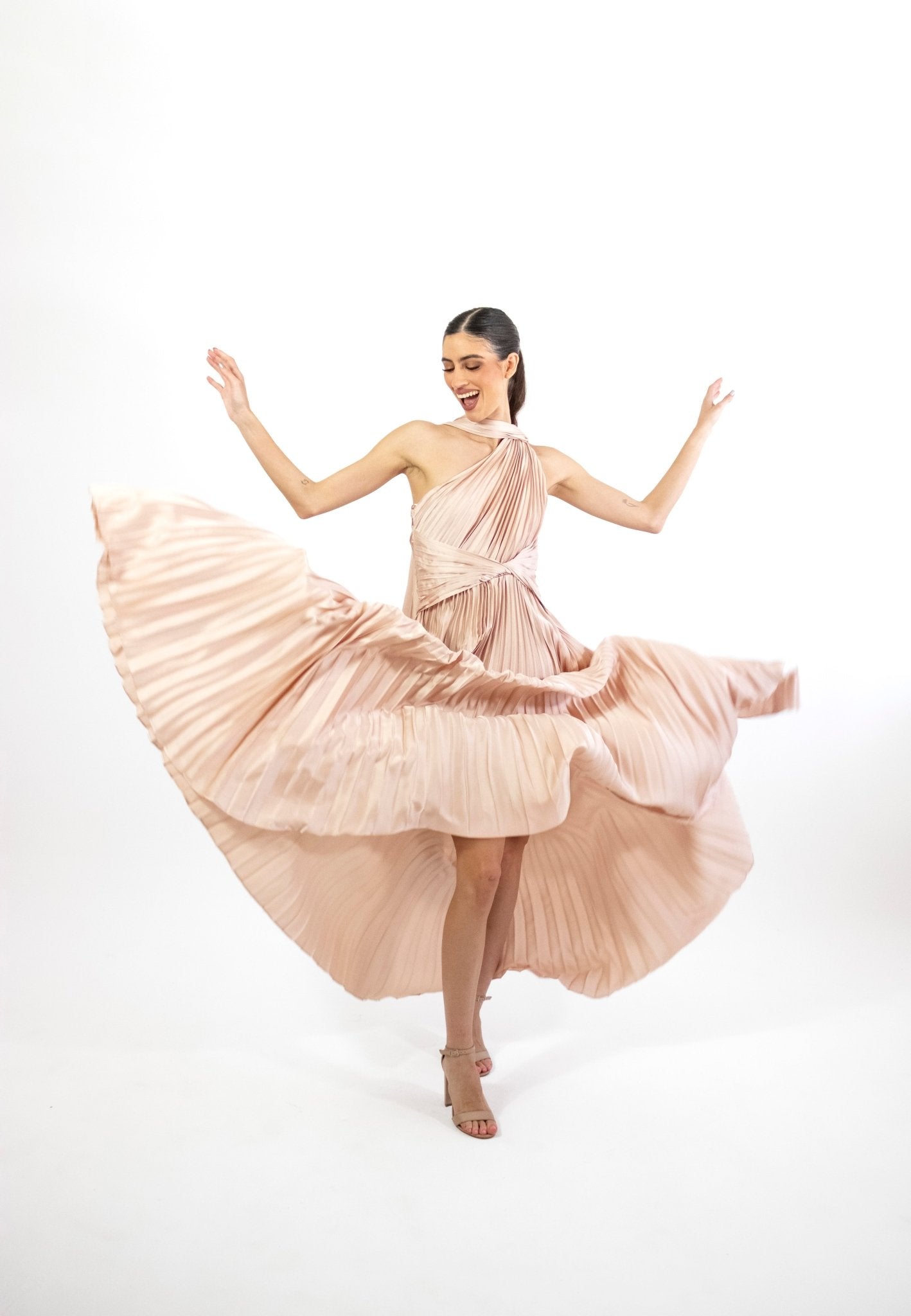 Mabela - nude - Lend the Trend renta de vestidos mexico