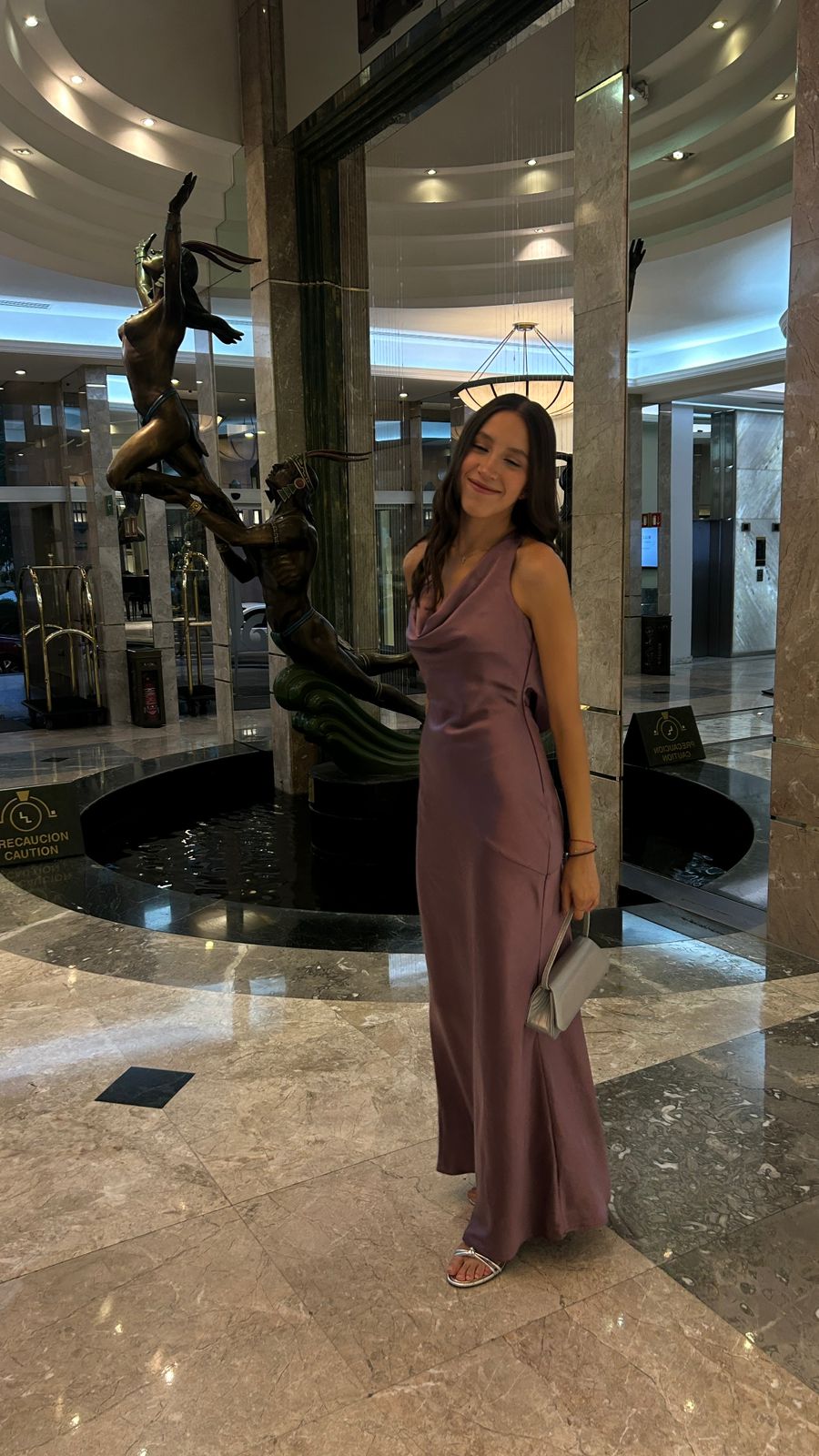 Marisa - morado - Lend the Trend renta de vestidos mexico