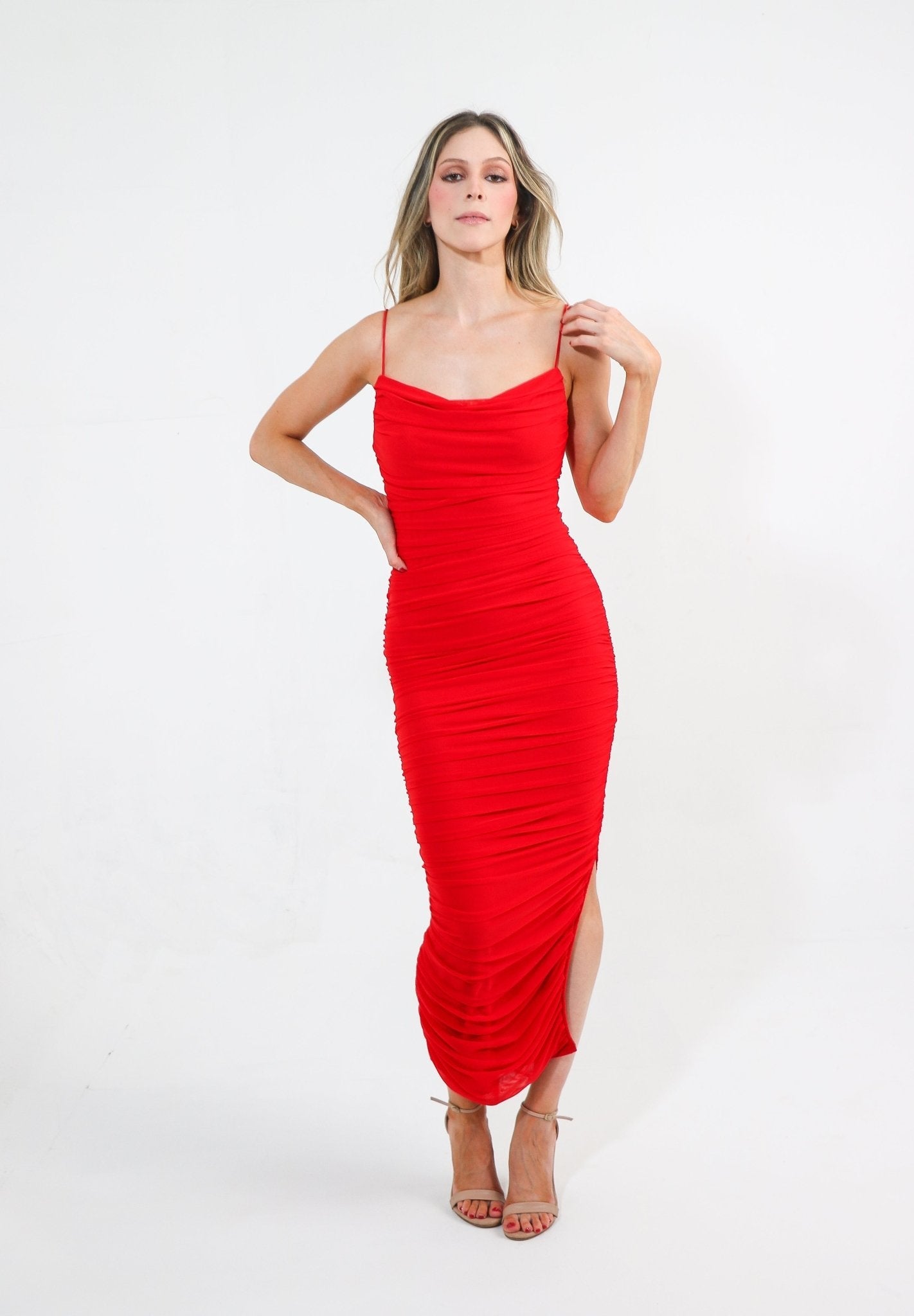 Pamela - rojo vivo - Lend the Trend renta de vestidos mexico