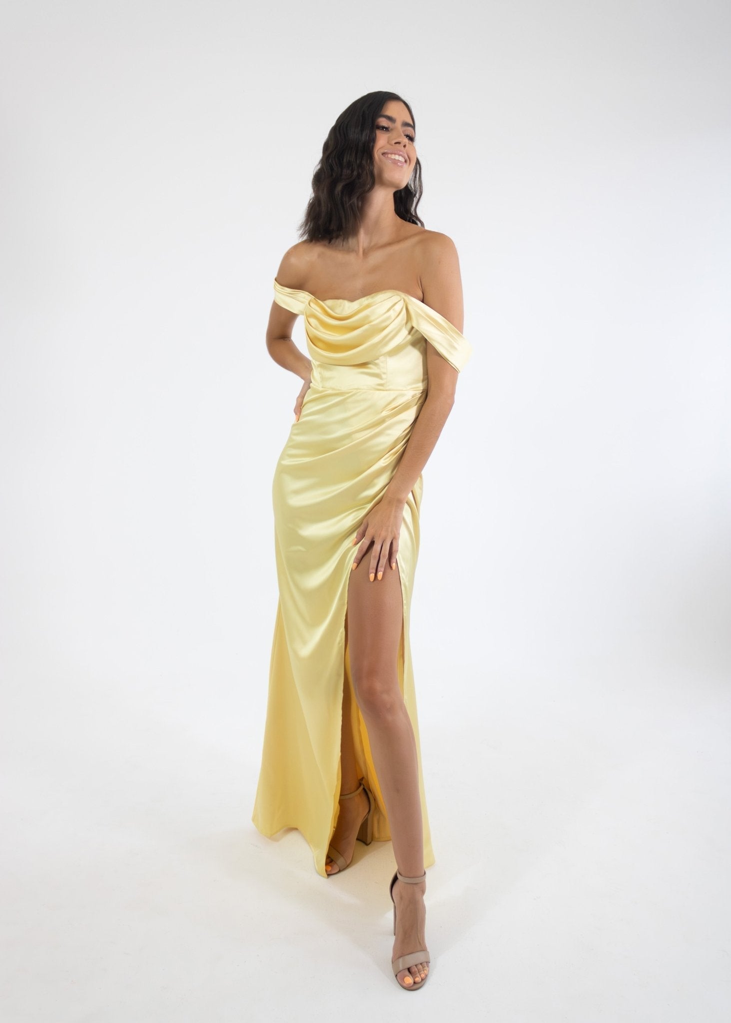 Sasha - amarillo - Lend the Trend renta de vestidos mexico