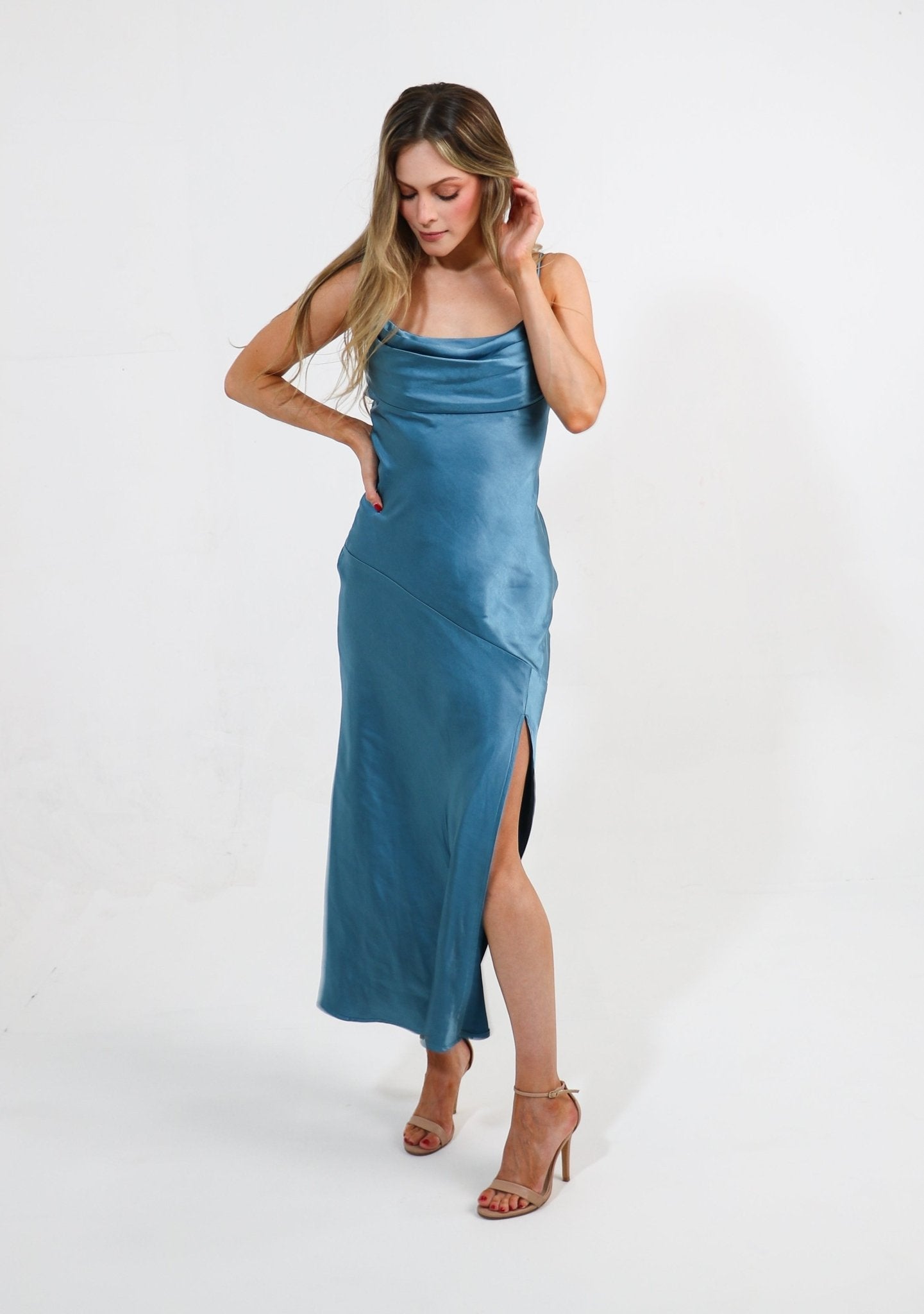 Tabata - venta azul oscuro - Lend the Trend renta de vestidos mexico