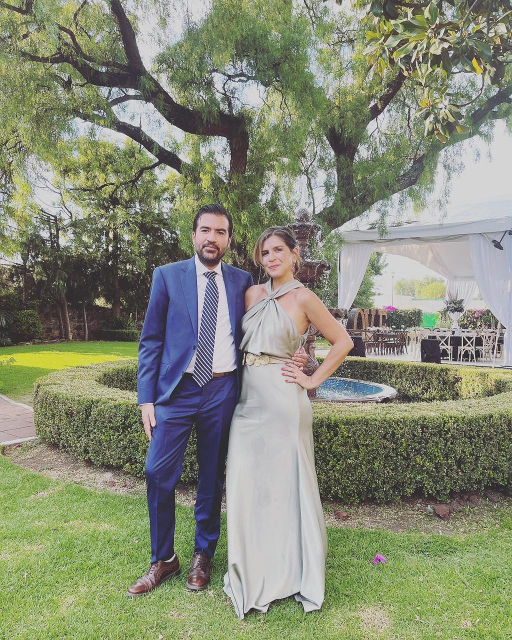 Erin - verde claro - Lend the Trend renta de vestidos mexico