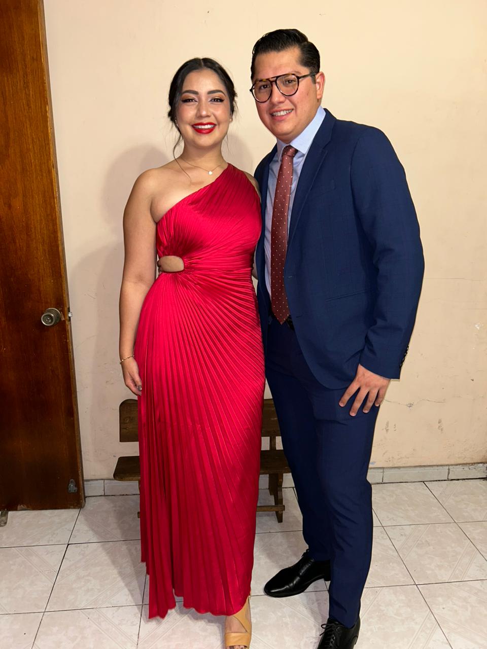 Leia - rojo venta - Lend the Trend renta de vestidos mexico