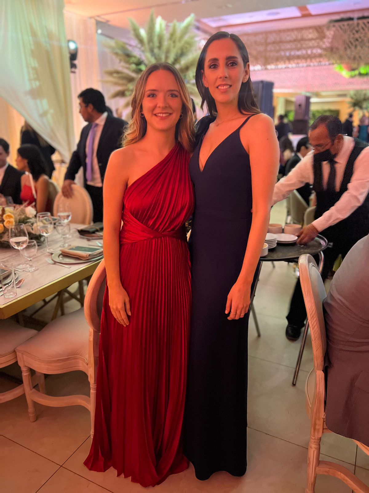 Mabela - rojo - Lend the Trend renta de vestidos mexico