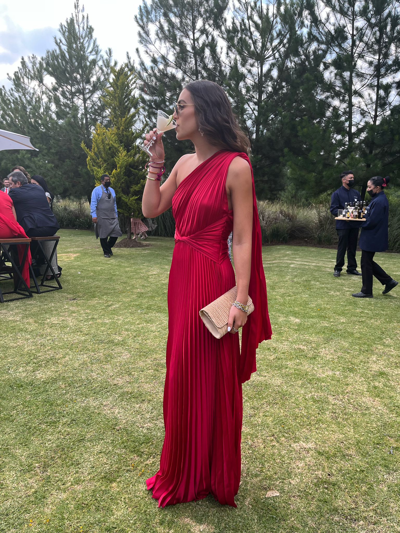 Mabela - rojo - Lend the Trend renta de vestidos mexico