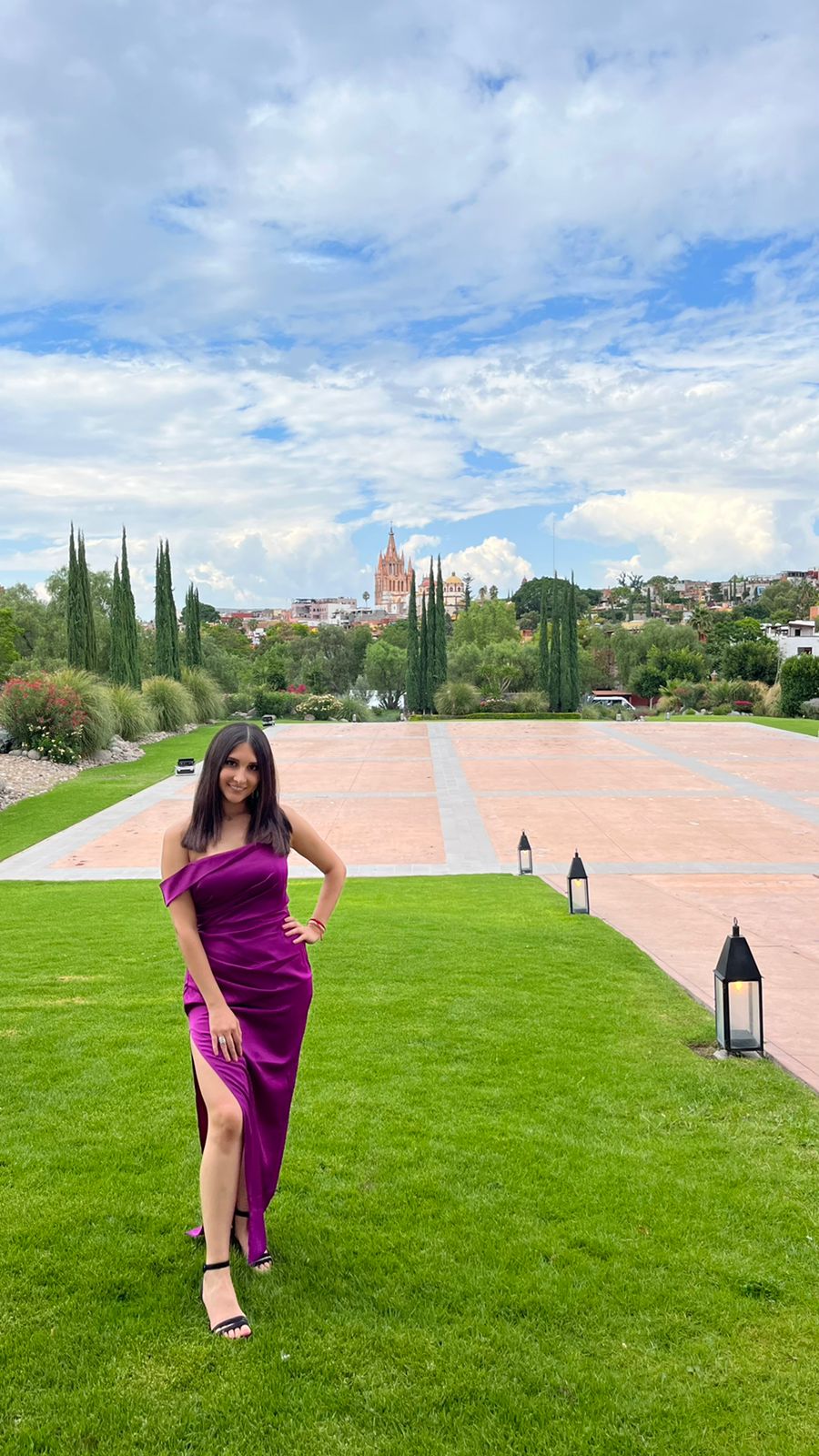 Maye - morado - Lend the Trend renta de vestidos mexico