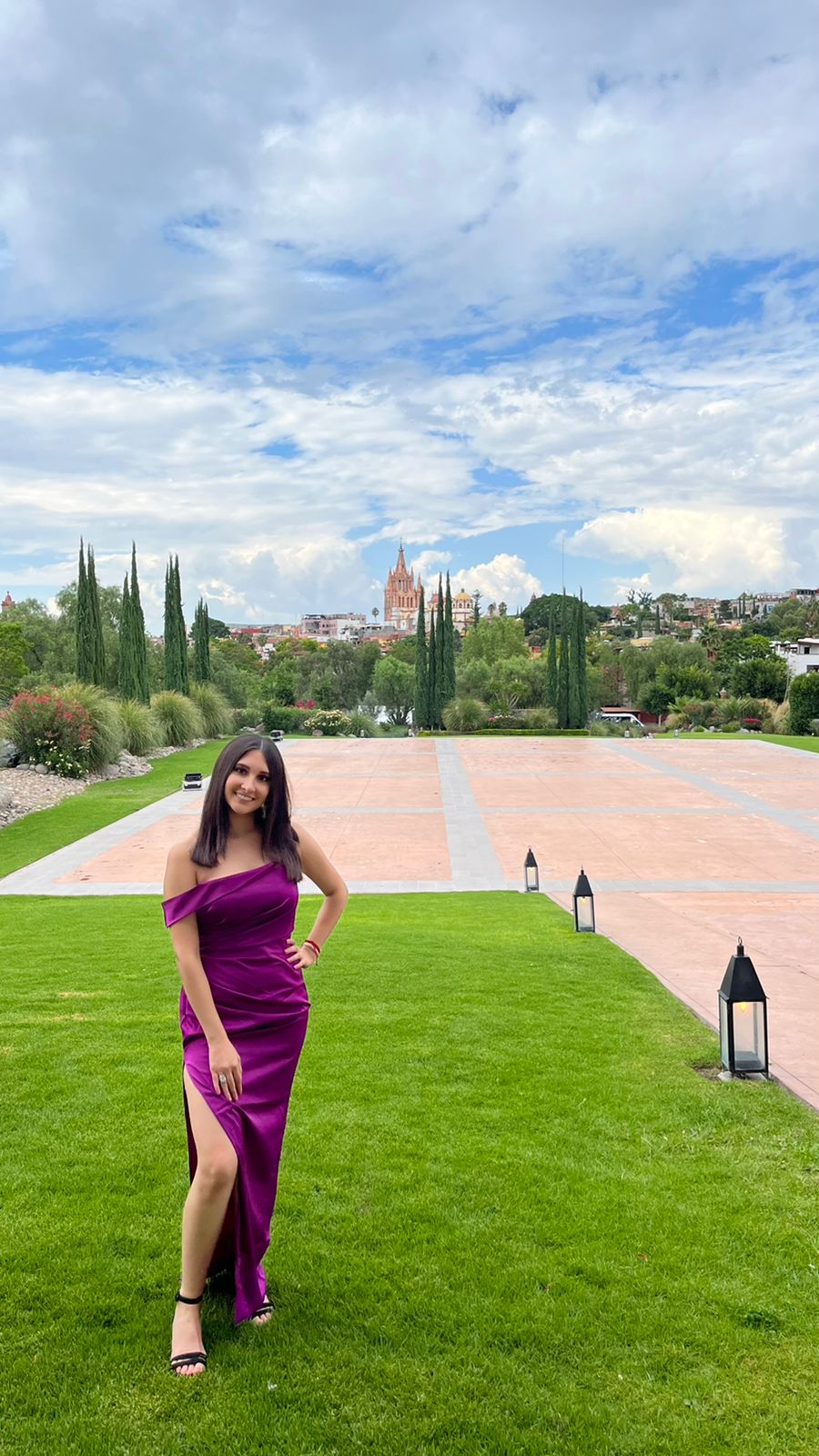 Maye - morado - Lend the Trend renta de vestidos mexico