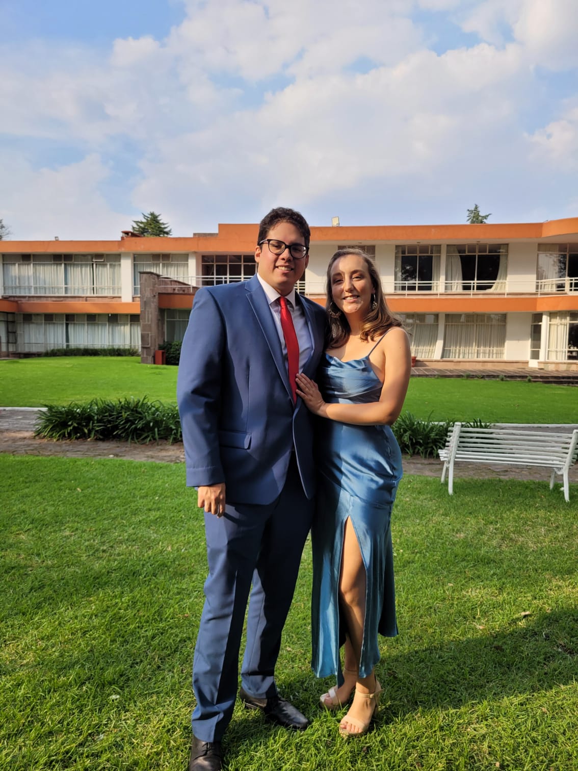 Tabata - venta azul oscuro - Lend the Trend renta de vestidos mexico